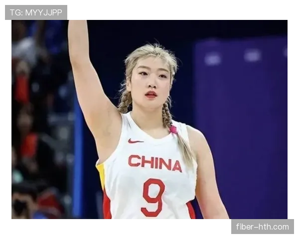 李梦训练完直接拎爱马仕去火锅店，这姐的松弛感是真不拿冠军当外人啊