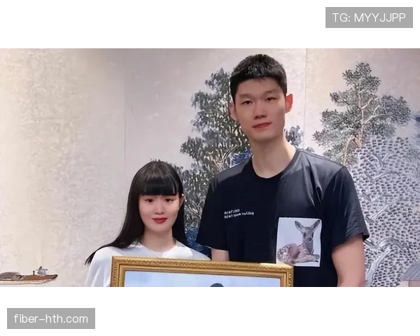 胡金秋家里冰箱贴全是训练计划，连牛奶盒上都写着体脂率